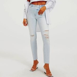 Good American Good Classic light distressed Indigo120 stretch 4 27 NWT
